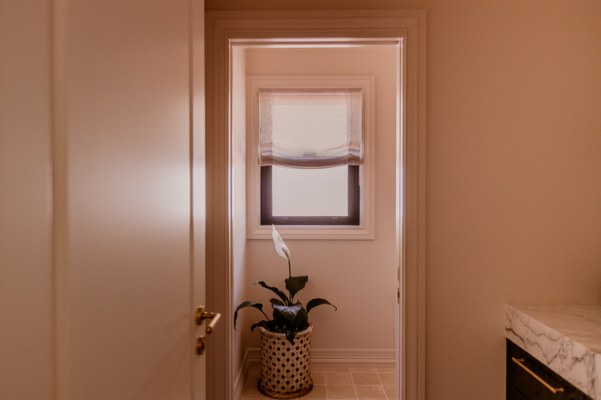 (A - ROMAN BLIND IMAGE)